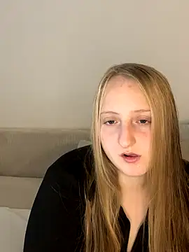 young hailey online show from November 5, 2025, 8:17 am