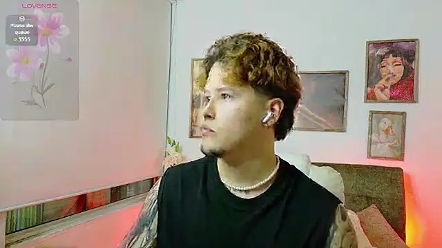  tylerr  online show from September 9, 2025, 3:05 am