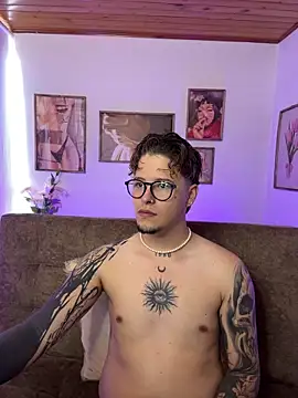  tylerr  online show from September 14, 2025, 4:51 pm