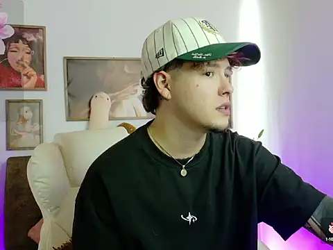  tylerr  online show from October 1, 2025, 4:33 pm