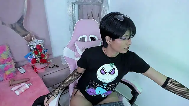 Snapshot of natsumiht chatting on September 21, 2025, 5:23 am natsumiht online show from September 21, 2025, 5:23 am