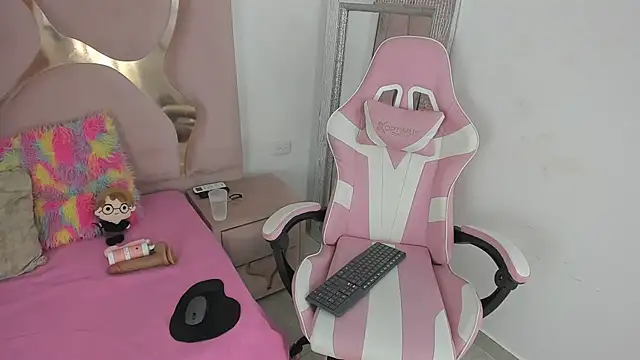 Snapshot of natsumiht chatting on October 4, 2025, 4:58 am natsumiht online show from October 4, 2025, 4:58 am