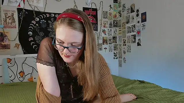 Snapshot of WonderConnie1 chatting on September 29, 2025, 6:02 pm WonderConnie1 online show from September 29, 2025, 6:02 pm