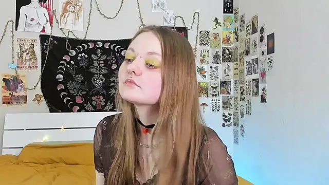 Snapshot of WonderConnie1 chatting on October 25, 2025, 1:01 pm WonderConnie1 online show from October 25, 2025, 1:01 pm