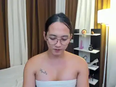 URHottestAngel online show from November 26, 2025, 6:02 am