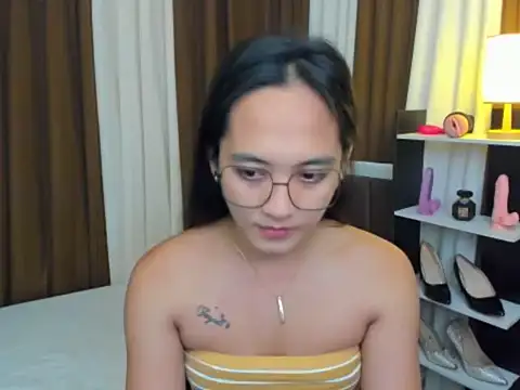 URHottestAngel online show from October 20, 2025, 12:17 pm