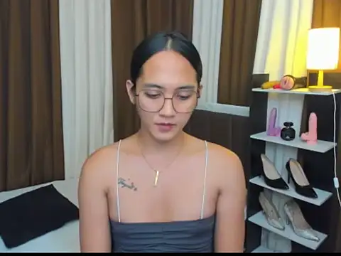 URHottestAngel online show from October 2, 2025, 5:27 pm