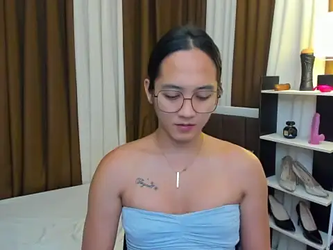 URHottestAngel online show from November 11, 2025, 5:19 pm