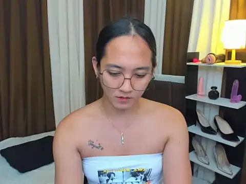 URHottestAngel online show from October 10, 2025, 4:52 pm