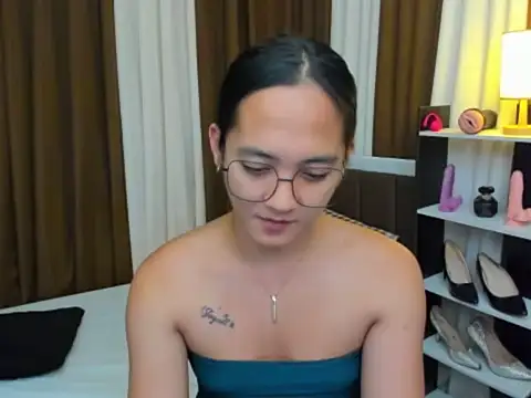 URHottestAngel online show from October 24, 2025, 12:37 pm