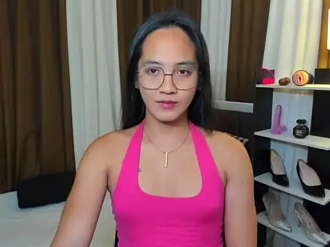 URHottestAngel online show from November 6, 2025, 4:44 pm