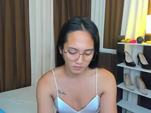 URHottestAngel online show from September 14, 2025, 2:34 am