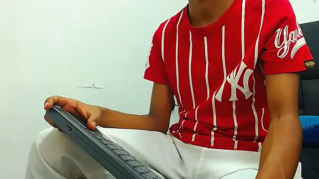 Snapshot of daniel_evans69 chatting on October 30, 2025, 6:05 pm daniel evans69 online show from October 30, 2025, 6:05 pm