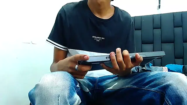 Snapshot of daniel_evans69 chatting on October 28, 2025, 12:15 pm daniel evans69 online show from October 28, 2025, 12:15 pm