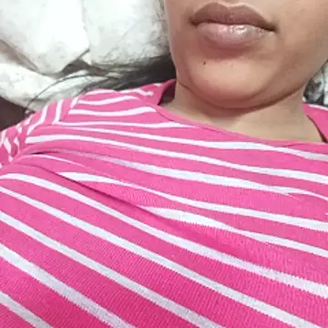 DesiSimran09 online show from November 3, 2025, 7:17 pm