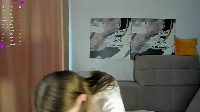 Angel oci online show from October 5, 2025, 11:56 am