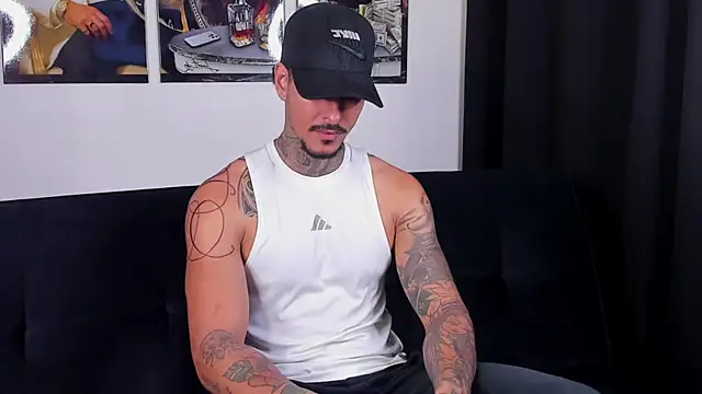 jiro kenji1 online show from September 14, 2025, 2:01 am