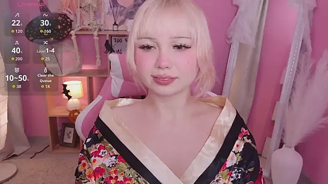 Snapshot of Kyomi_Sun chatting on October 25, 2025, 10:10 pm Kyomi Sun online show from October 25, 2025, 10:10 pm