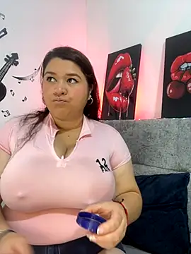 SafiroFer online show from October 11, 2025, 5:58 pm