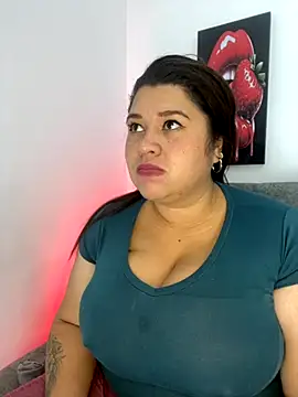 SafiroFer online show from October 6, 2025, 9:04 pm