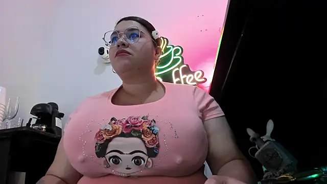 SafiroFer online show from September 18, 2025, 8:56 pm