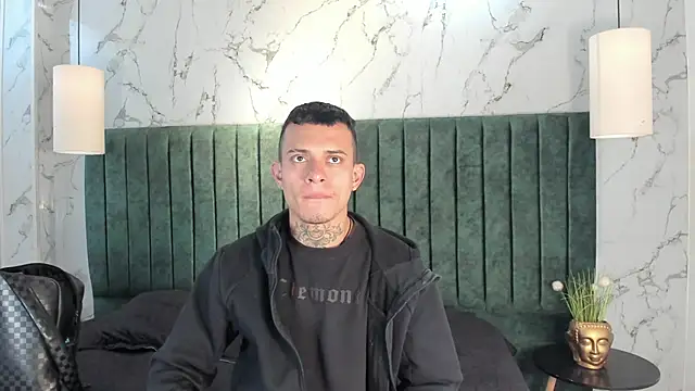 MrJustin  online show from November 9, 2025, 7:40 pm