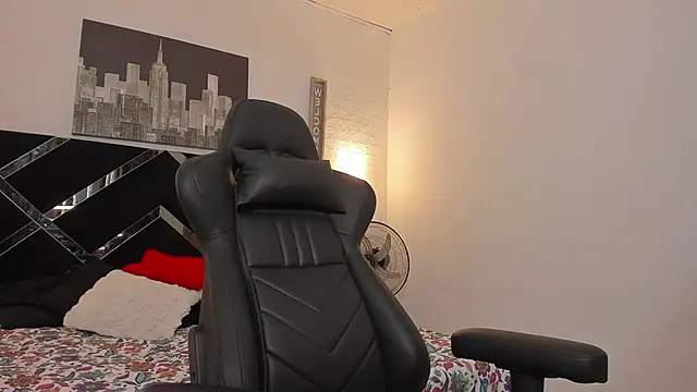 Snapshot of iamCharlotte19 chatting on October 1, 2025, 7:18 pm iamCharlotte19 online show from October 1, 2025, 7:18 pm