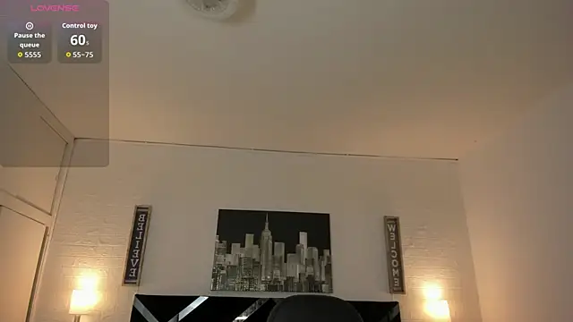 Snapshot of iamCharlotte19 chatting on November 6, 2025, 2:43 pm iamCharlotte19 online show from November 6, 2025, 2:43 pm