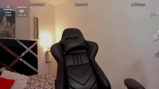 Snapshot of iamCharlotte19 chatting on October 9, 2025, 8:53 pm iamCharlotte19 online show from October 9, 2025, 8:53 pm