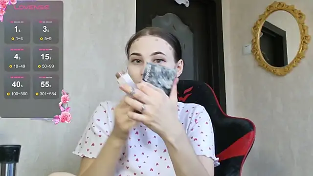 PrettyMegan online show from November 13, 2025, 11:14 am