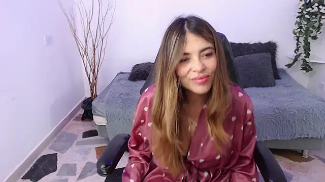 Snapshot of Mariana_Poet chatting on November 13, 2025, 12:25 am Mariana Poet online show from November 13, 2025, 12:25 am