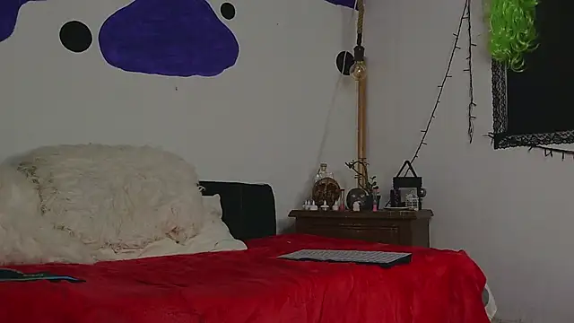 MeganBrown4 online show from September 16, 2025, 1:56 pm