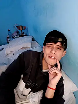 matiatr1112 online show from November 13, 2025, 5:44 am