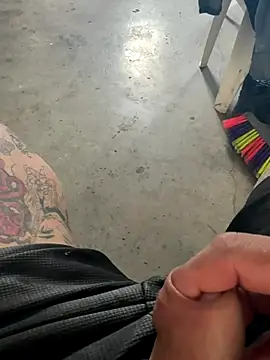 Snapshot of cfomega4592 chatting on October 10, 2025, 5:58 pm cfomega4592 online show from October 10, 2025, 5:58 pm