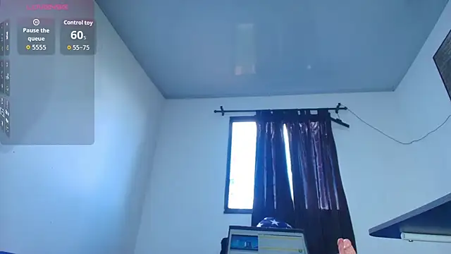 littlemodel online show from September 10, 2025, 3:22 pm