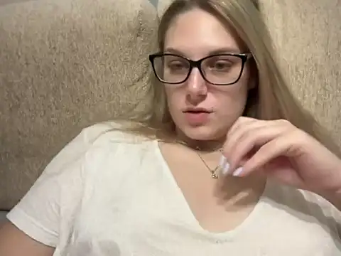 NikexPretty online show from October 11, 2025, 9:27 pm