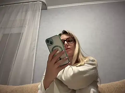 NikexPretty online show from February 3, 2026, 5:29 pm