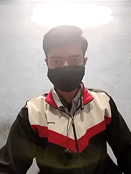 GirlsCrush  online show from January 14, 2026, 1:37 pm