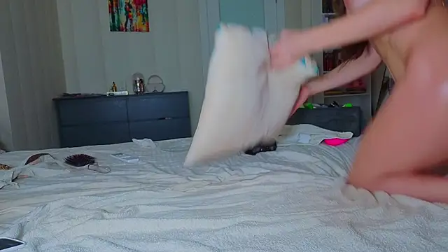 hotgirlzal online show from April 17, 2026, 6:16 am