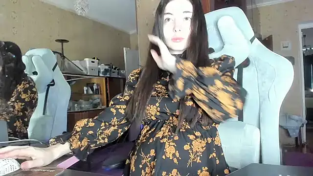 Snapshot of Kayla_Raiti chatting on October 26, 2025, 8:48 am Kayla Raiti online show from October 26, 2025, 8:48 am