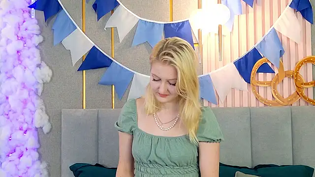 Snapshot of KarmaLex_ chatting on October 4, 2025, 5:25 pm KarmaLex online show from October 4, 2025, 5:25 pm