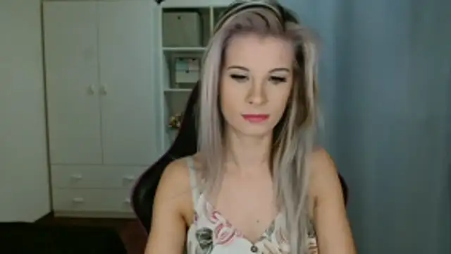 KristineGlow online show from January 15, 2026, 7:23 am