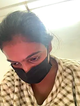 Snapshot of HeerStd chatting on December 23, 2025, 10:25 am HeerStd online show from December 23, 2025, 10:25 am