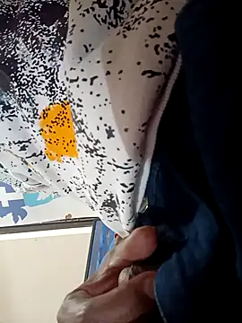 Snapshot of AglowShape chatting on November 22, 2025, 10:36 am AglowShape online show from November 22, 2025, 10:36 am