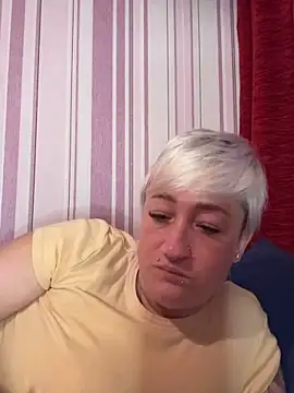 Rozendefotz online show from May 16, 2026, 1:37 am