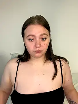 SoniaNovara online show from October 3, 2025, 1:12 pm