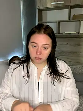 SoniaNovara online show from September 19, 2025, 6:39 am