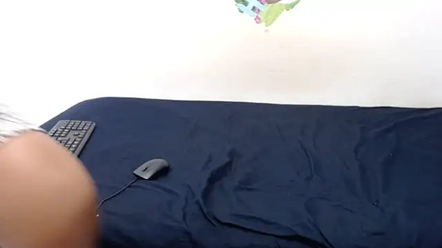 XSexySnow30XX online show from November 19, 2025, 5:35 pm