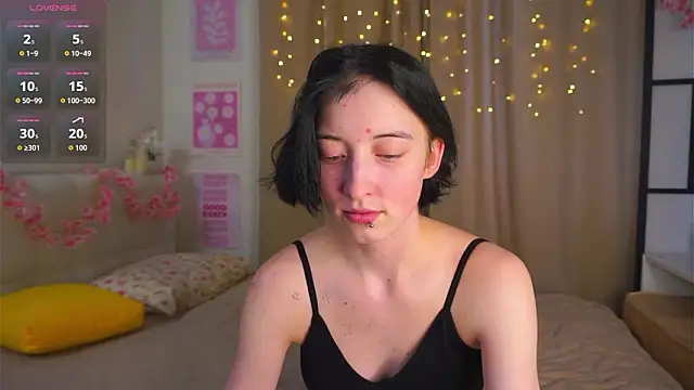 JuanaFriesz online show from March 5, 2026, 9:39 am