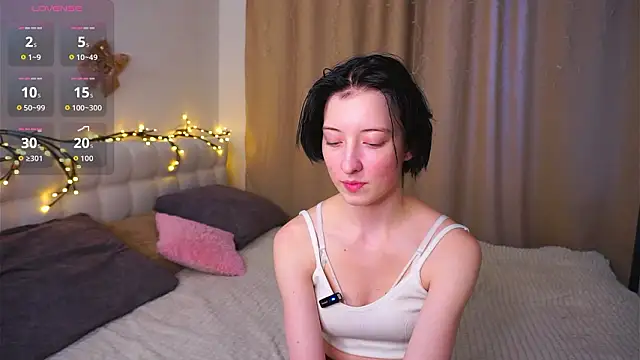 JuanaFriesz online show from January 18, 2026, 9:35 am